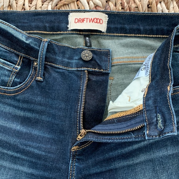 Driftwood Colette Embroidered Cuff Crop Jean - Picture 10 of 13